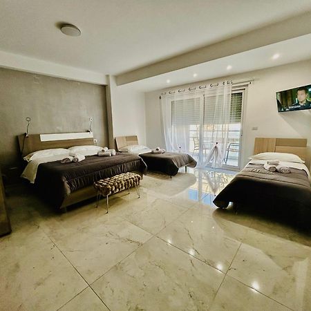 Aqua Marine B&B - Rooms And Apartments 밀라초 외부 사진