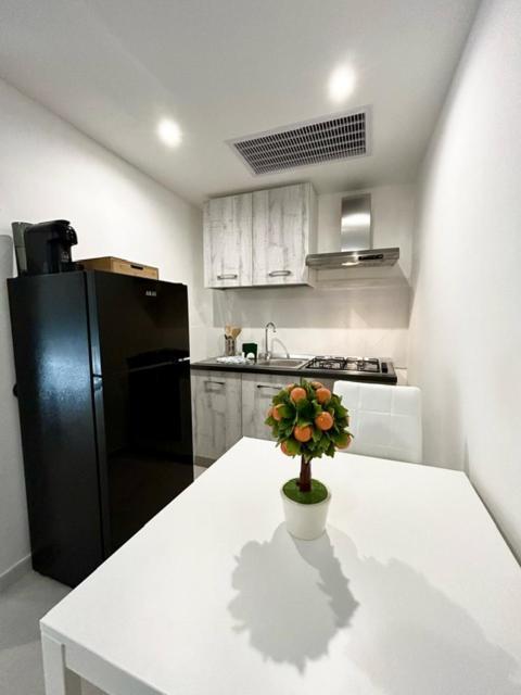 Aqua Marine B&B - Rooms And Apartments 밀라초 외부 사진