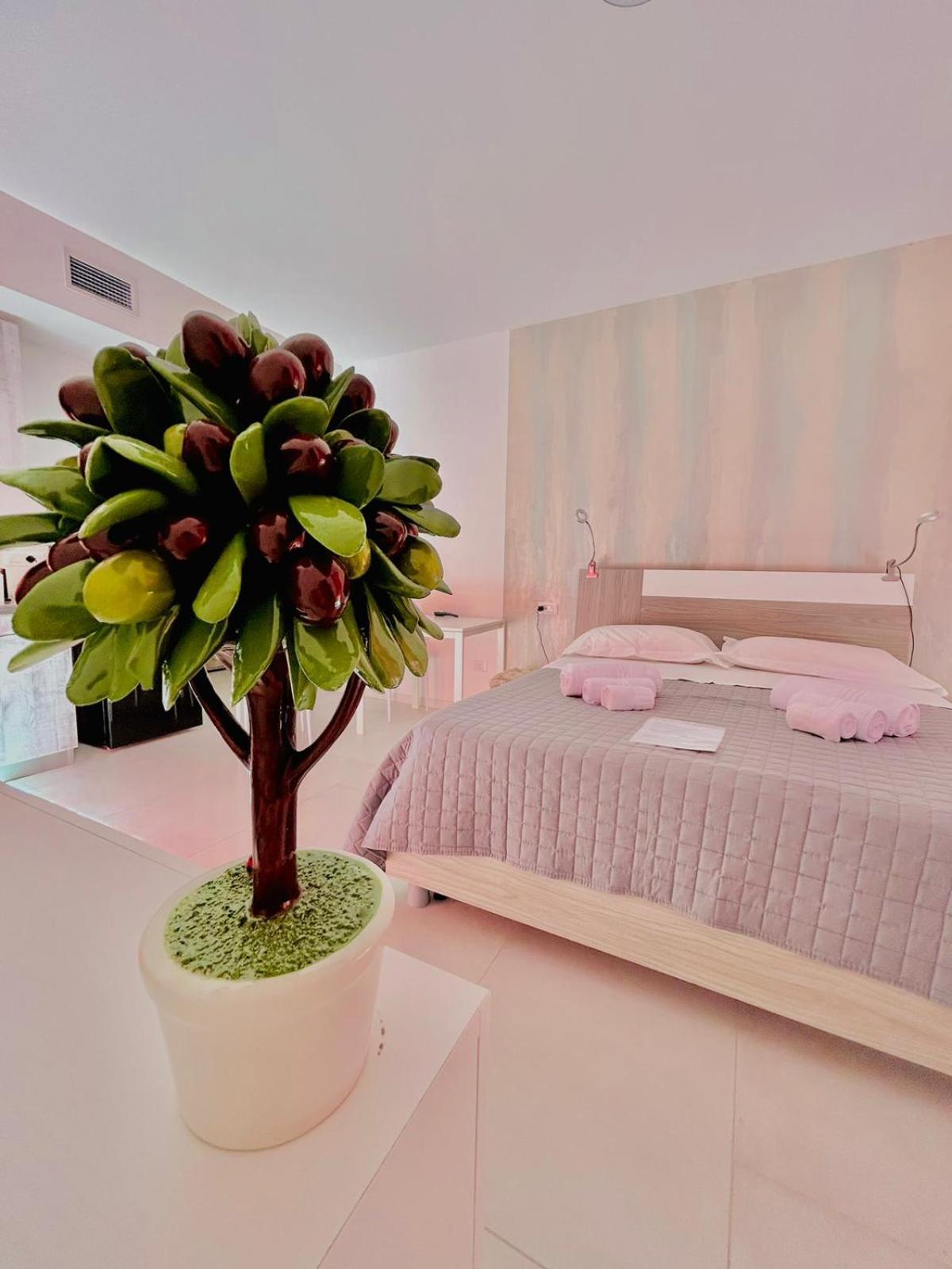 Aqua Marine B&B - Rooms And Apartments 밀라초 외부 사진