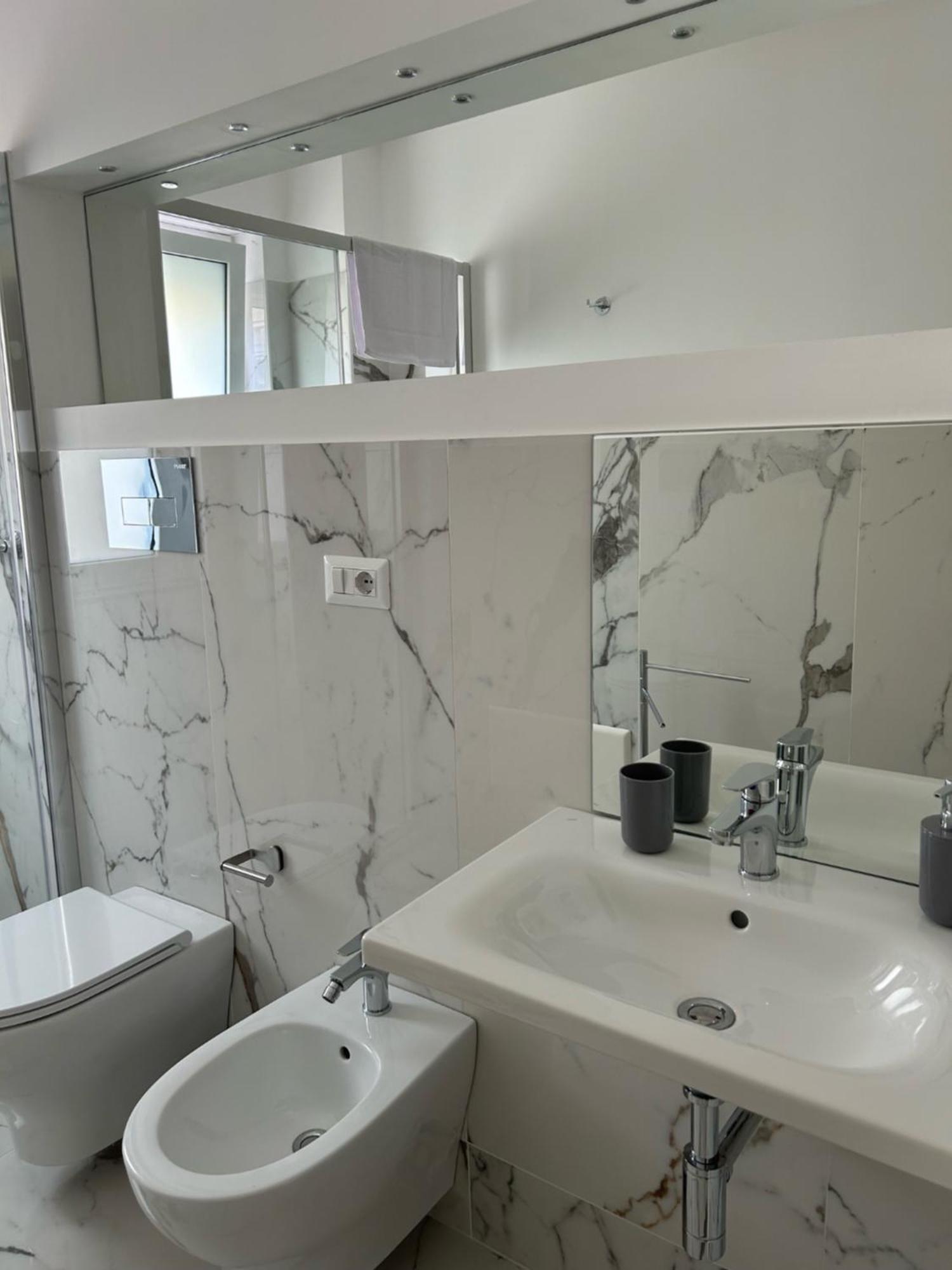 Aqua Marine B&B - Rooms And Apartments 밀라초 외부 사진