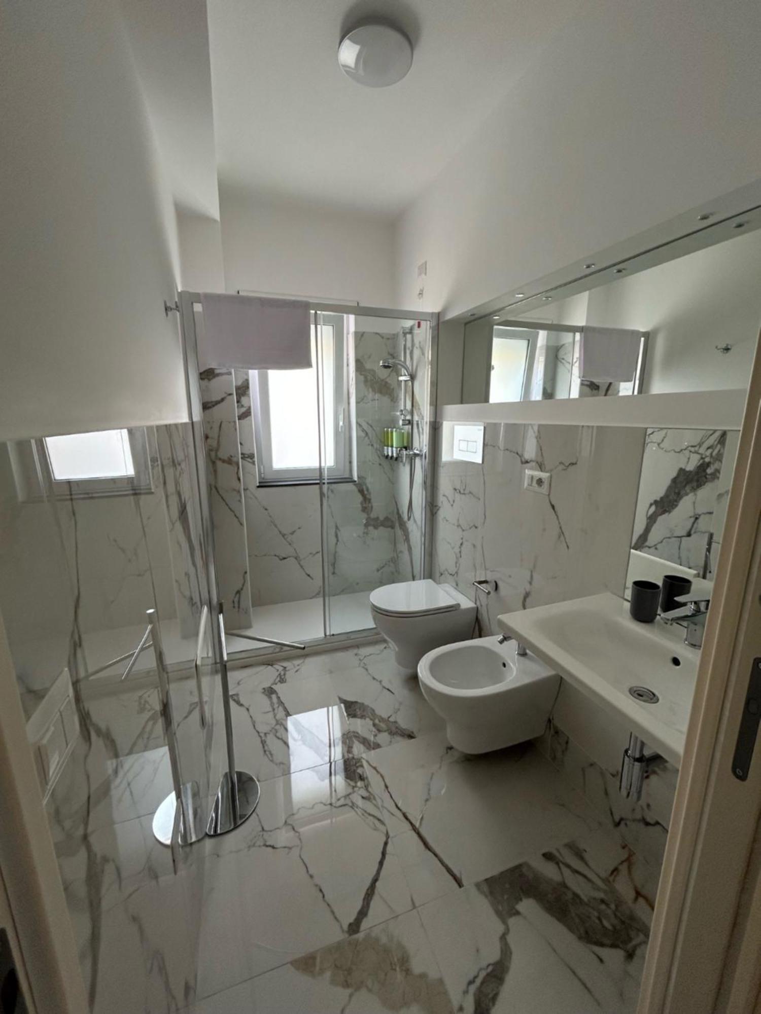 Aqua Marine B&B - Rooms And Apartments 밀라초 외부 사진