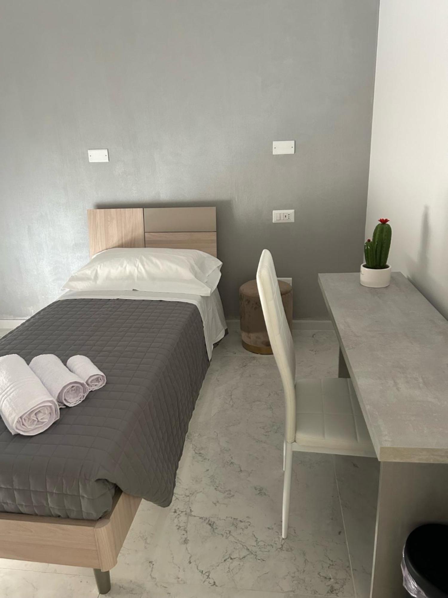 Aqua Marine B&B - Rooms And Apartments 밀라초 외부 사진