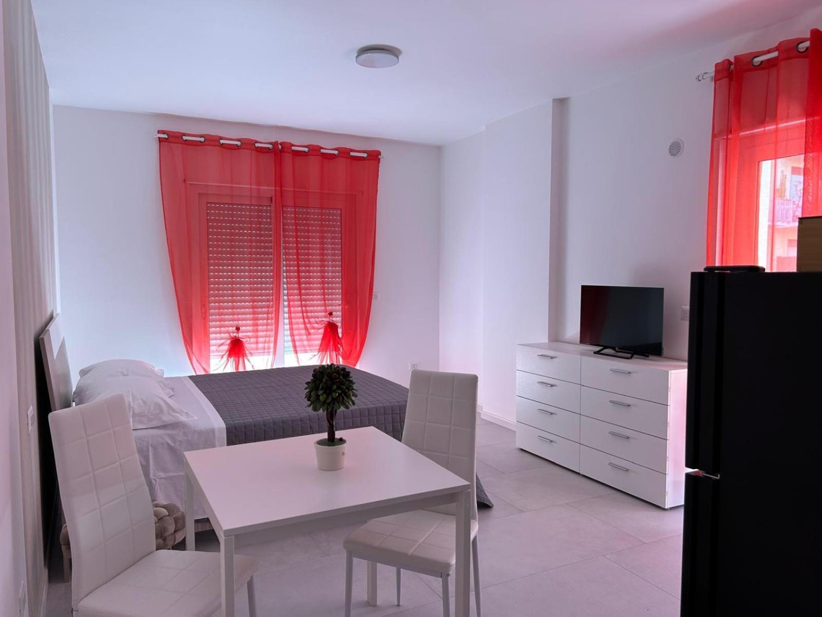 Aqua Marine B&B - Rooms And Apartments 밀라초 외부 사진