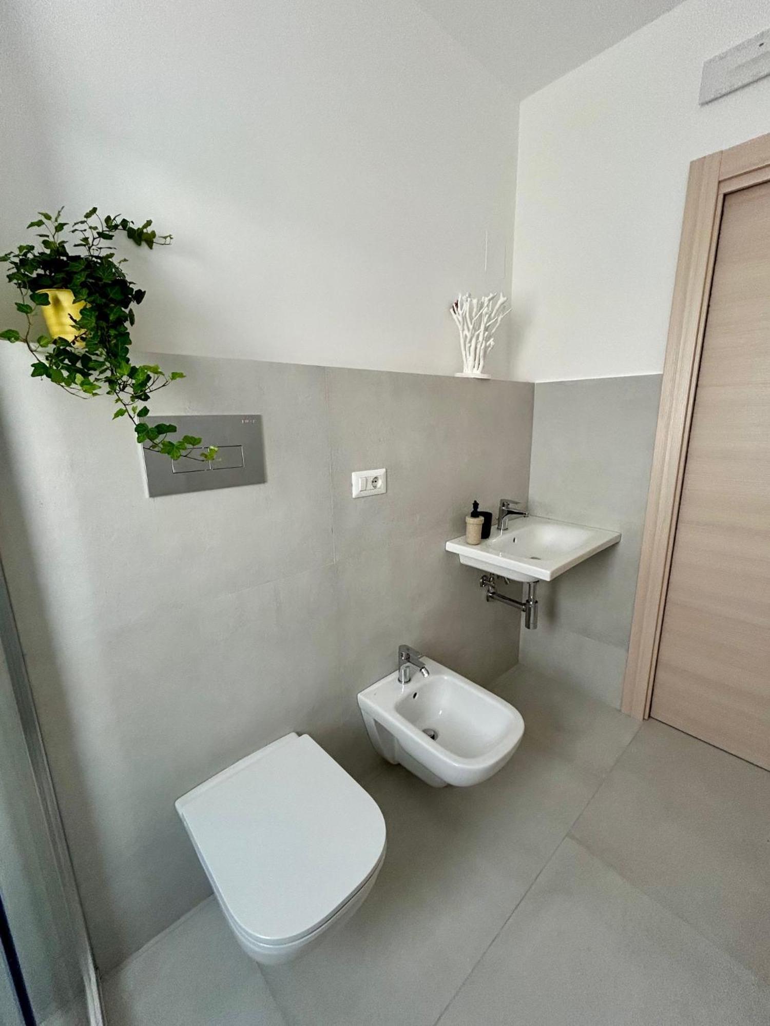 Aqua Marine B&B - Rooms And Apartments 밀라초 외부 사진