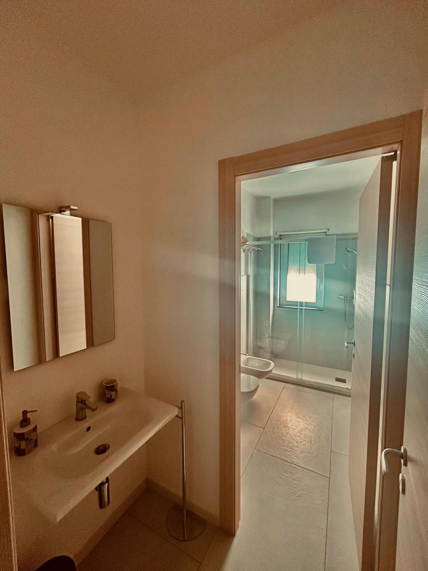 Aqua Marine B&B - Rooms And Apartments 밀라초 외부 사진